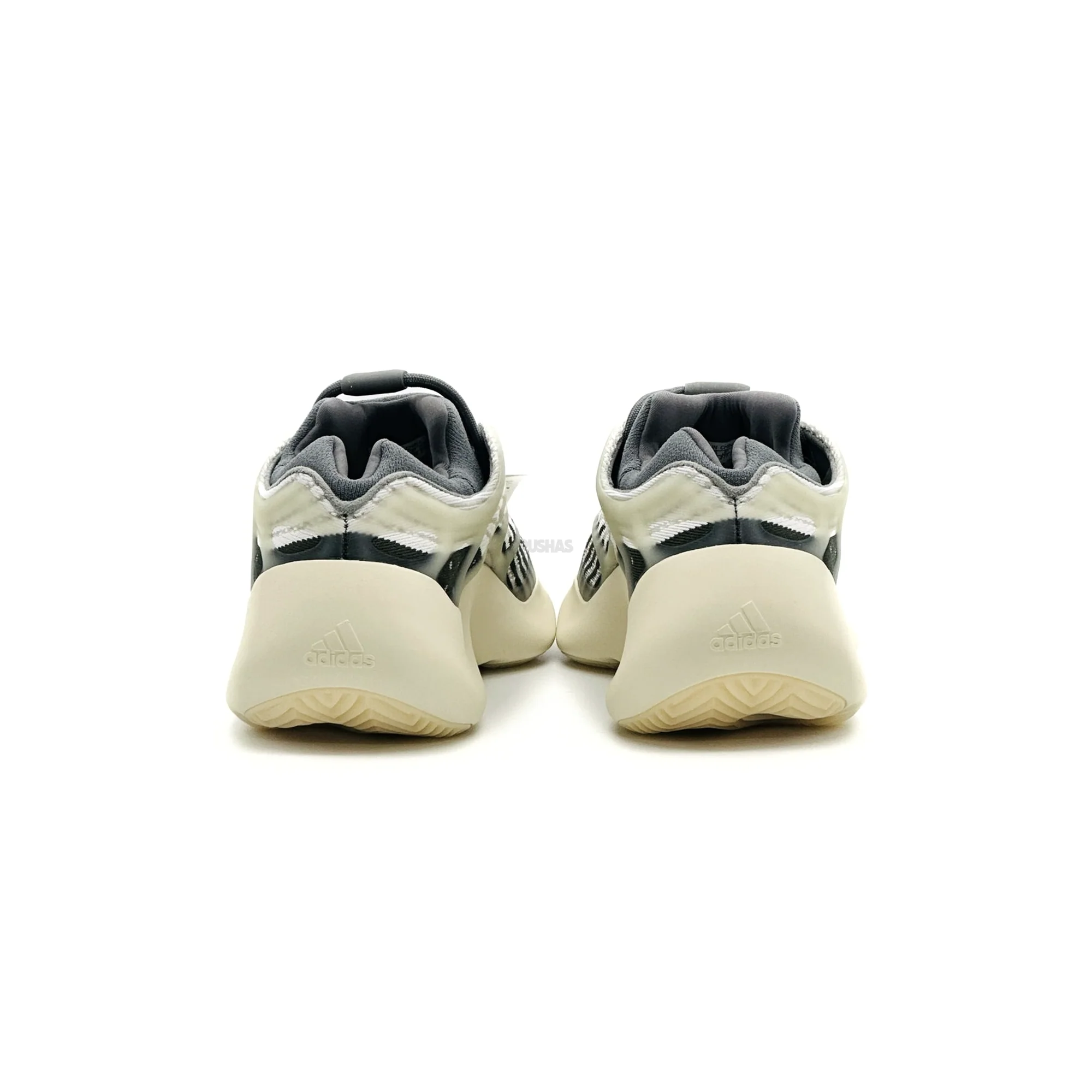 Adidas Yeezy 700 V3 'Fade Salt' (2022) - Image 4