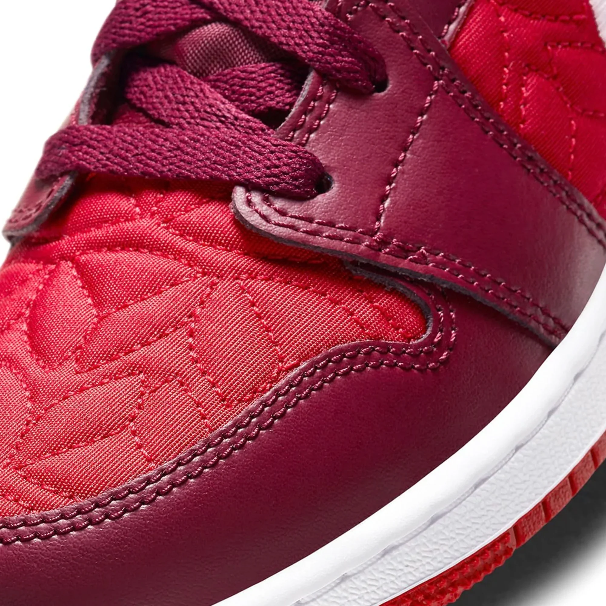 Air Jordan 1 Mid 'Red Quilt' GS - Image 8