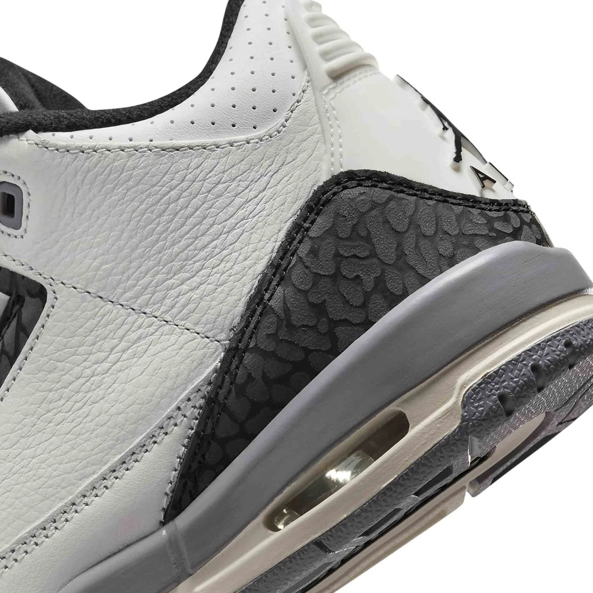 Air Jordan 3 Retro 'Cement Grey' GS (2024) - Image 8
