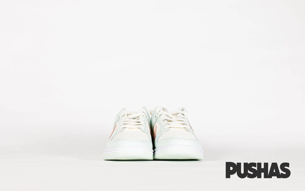 Dunk Low 'Barely Green' W - Image 2