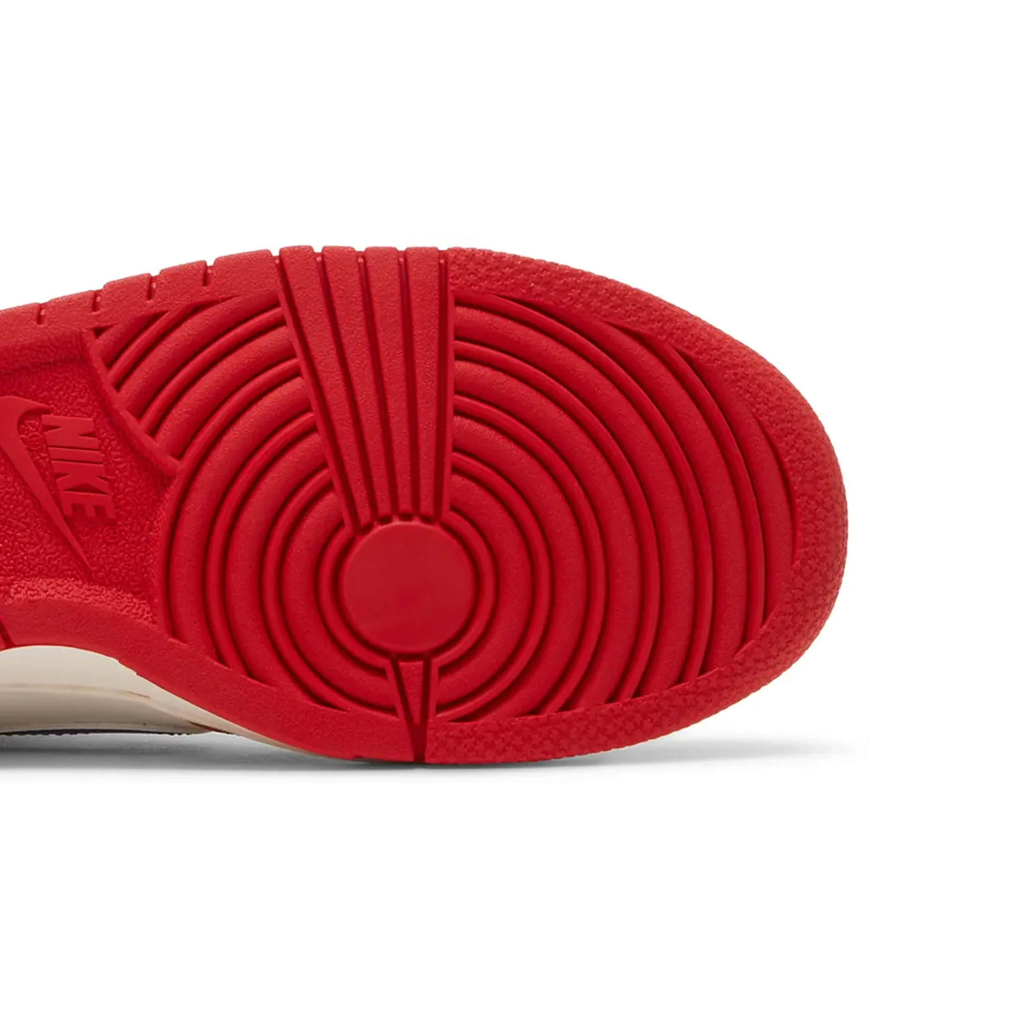Dunk Low 'Gradient Swoosh' GS (2022) - Image 8