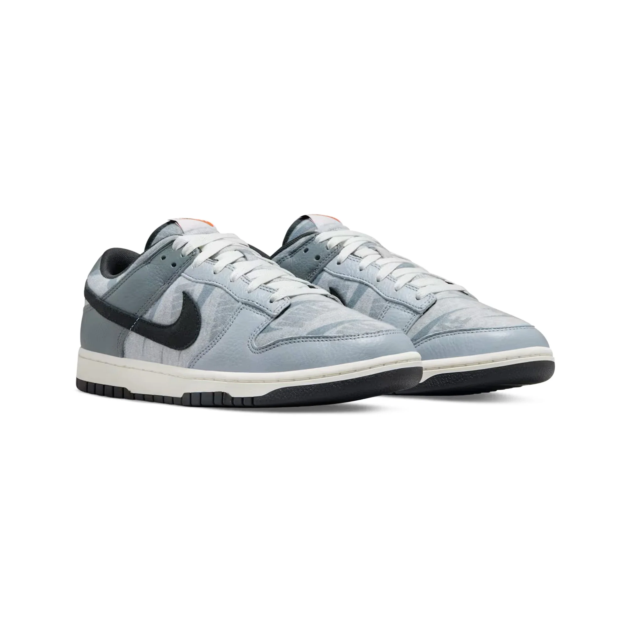 Nike Dunk Low SE 'Copy Paste' (2022) - Image 2
