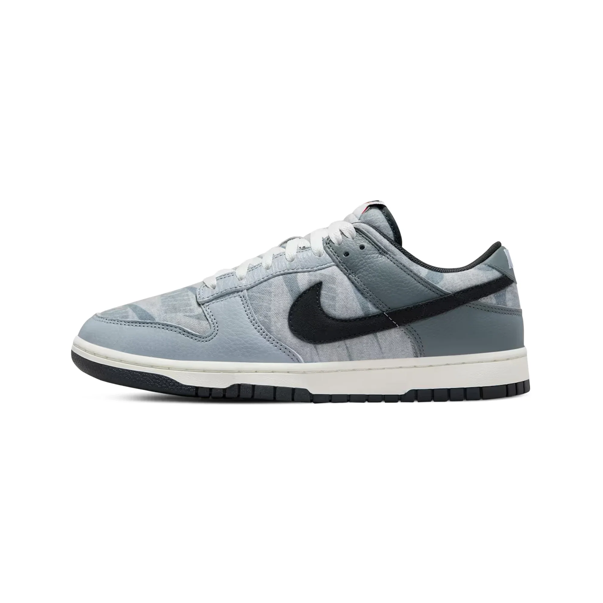 Nike Dunk Low SE 'Copy Paste' (2022) - Image 3