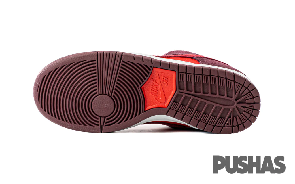 Nike SB Dunk Low 'Cherry' (2022) - Image 14