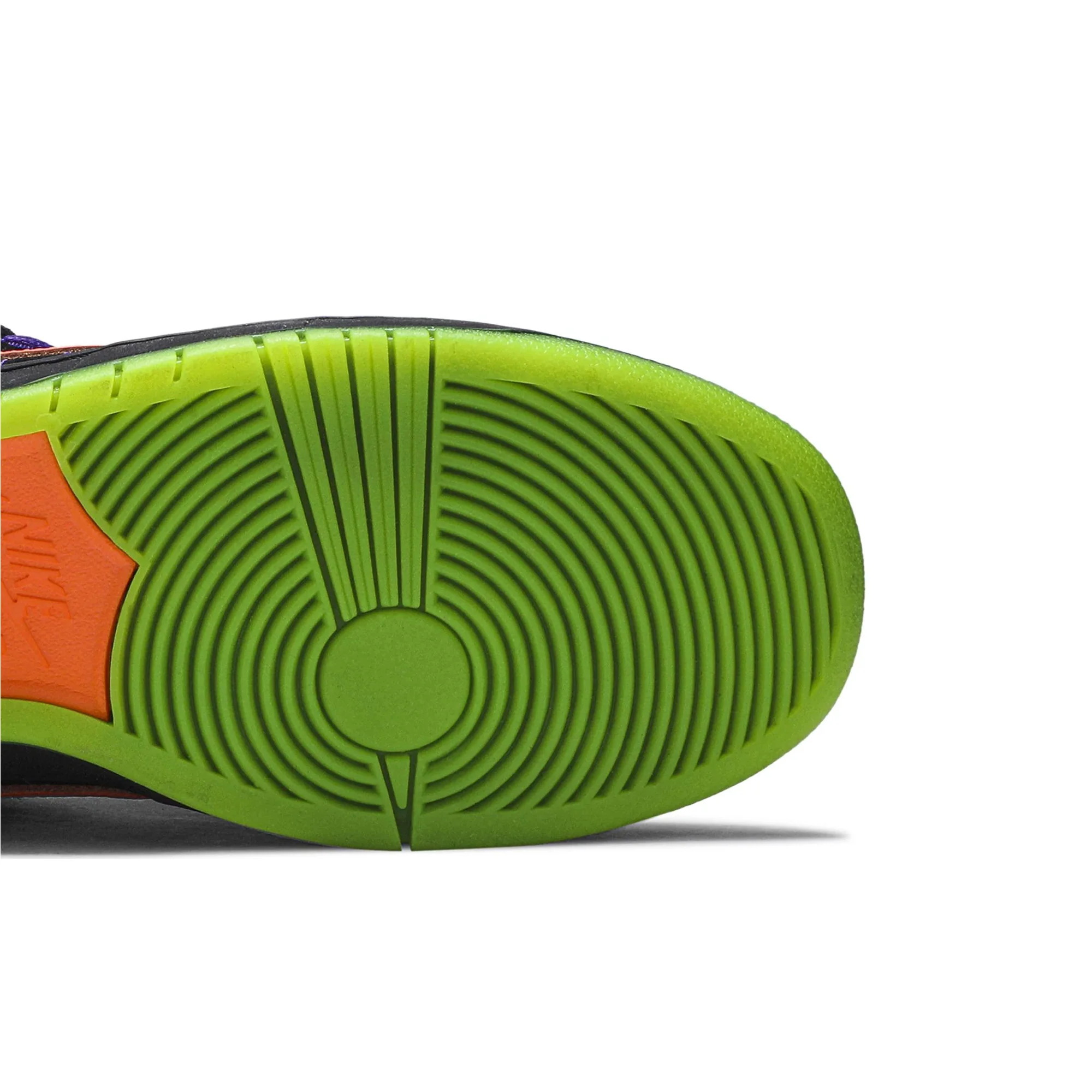Nike SB Dunk Low 'Night of Mischief Halloween' (2019) - Image 8