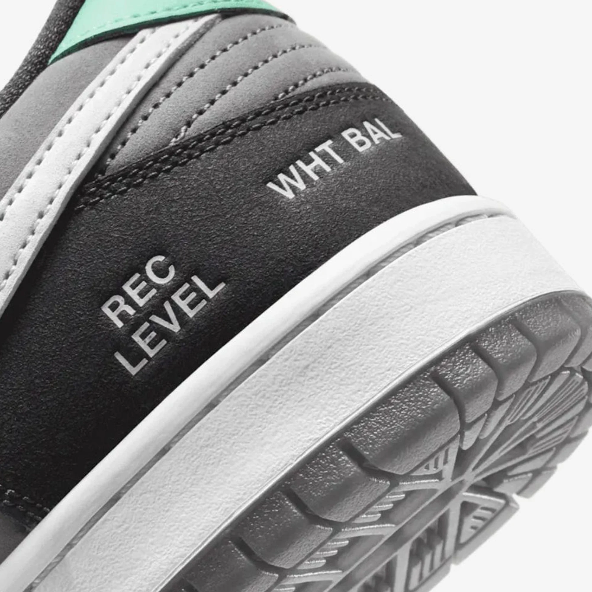 Nike SB Dunk Low 'VX1000' (2021) - Image 7